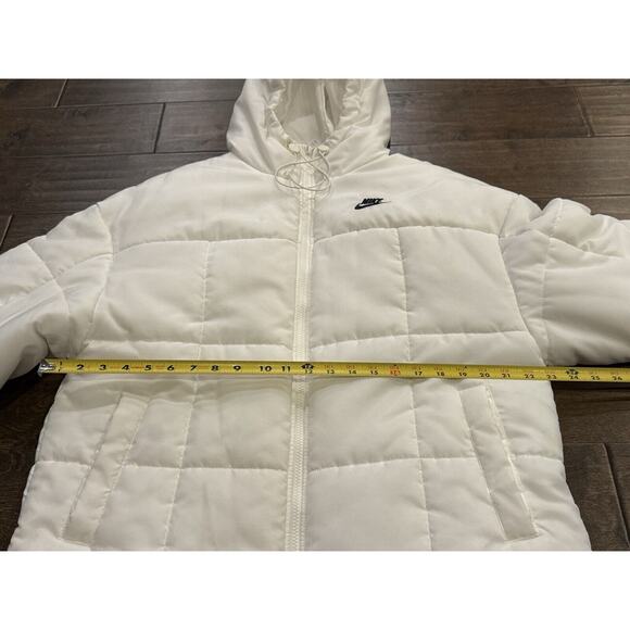 Nike Sportswear Classic Womens White Therma-FIT Puffer Jacket Size M FB7672-100 - Picture 9 of 9